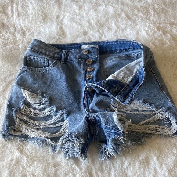 Happily Grey Women’s Jean Short -Size 25 - Picture 2 of 4